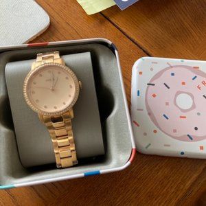 NWT Women's rose gold Fossil Watch